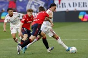 随着奥萨苏纳2-1逆转,西甲最新积分榜出炉:塞维利亚濒临降级